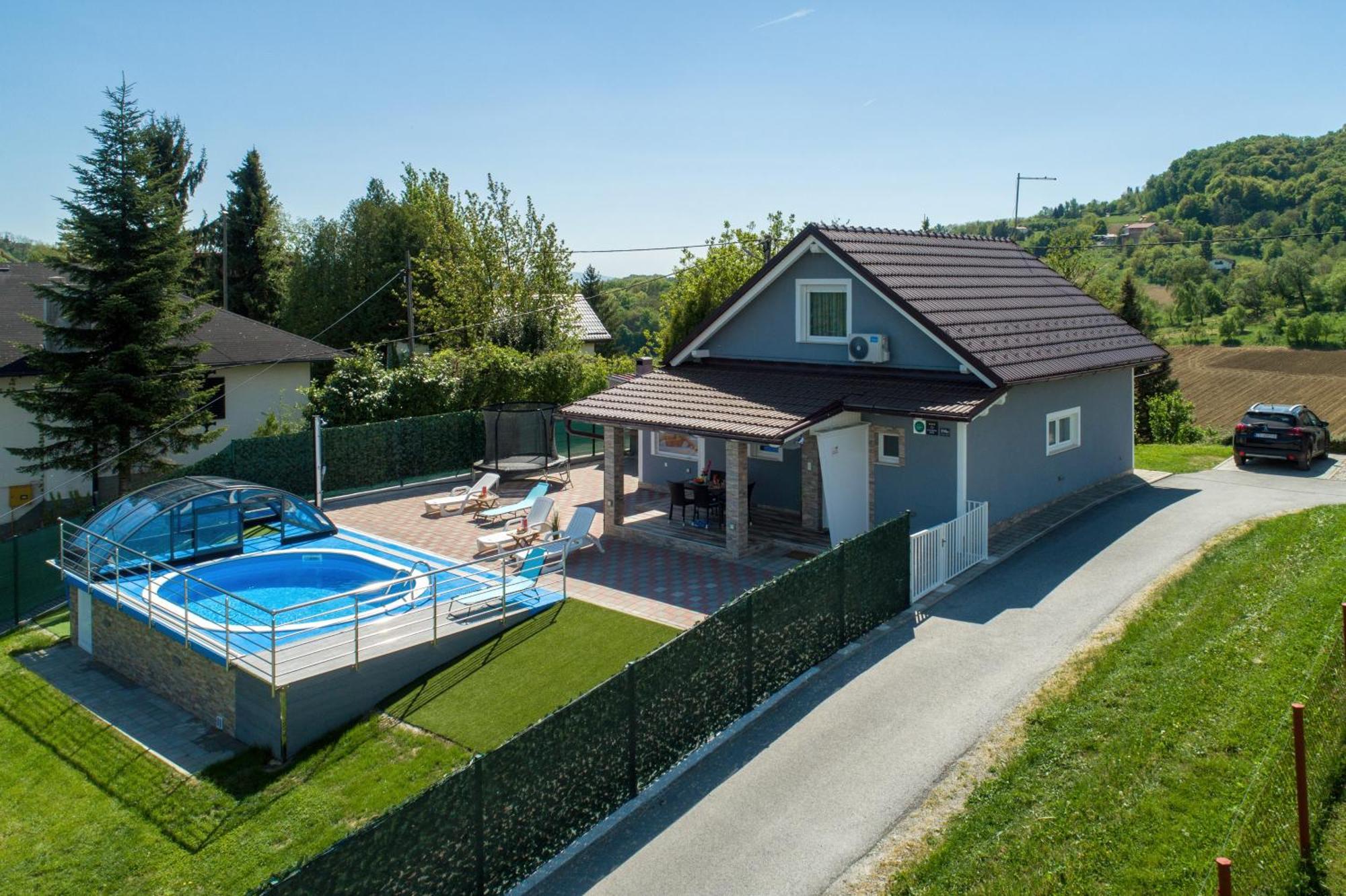 Villa Cvetkova Hiza Sa Jacuzzijem Tuheljske Toplice Exterior foto